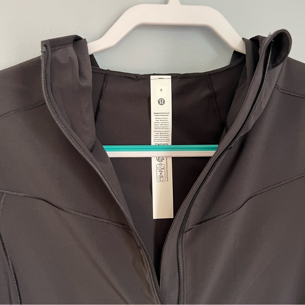 lululemon athletica Mist Over Windbreaker Jacket Black 8 - Picture 4 of 8